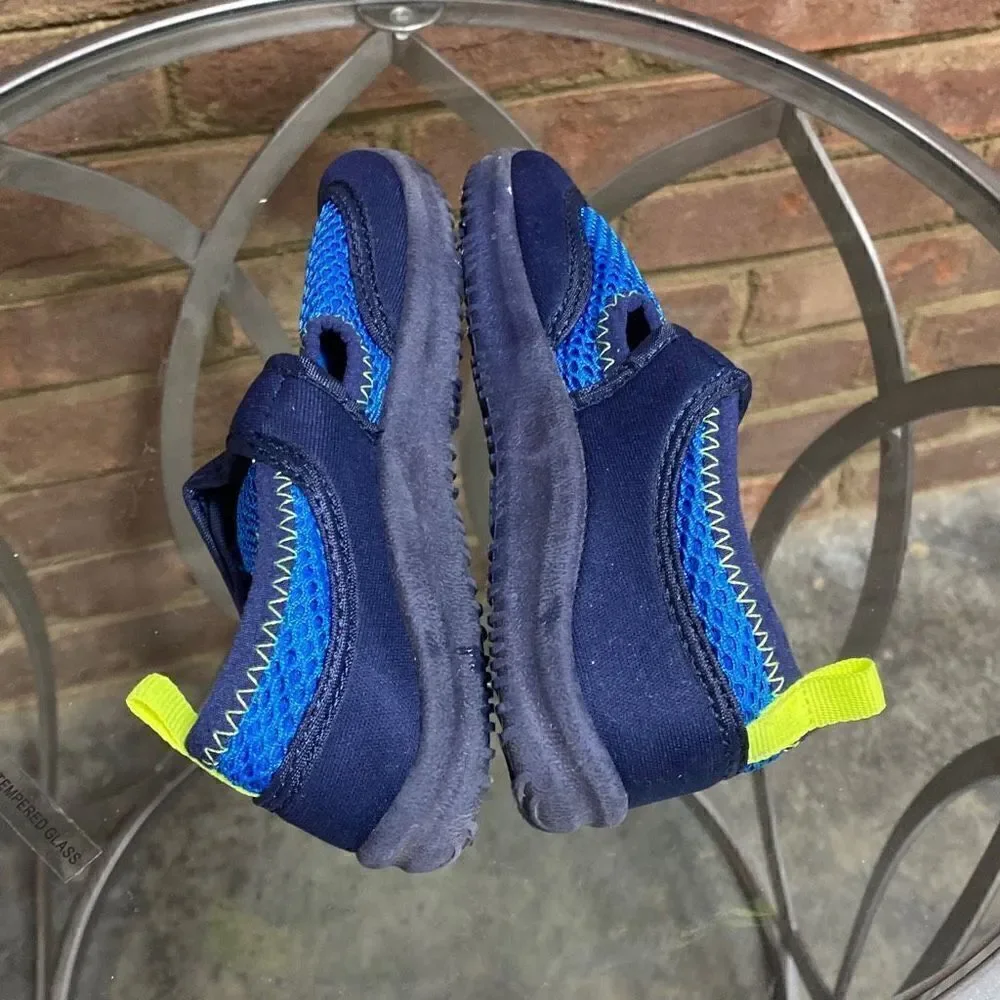 Old Navy Blue Water Shoes Size 10